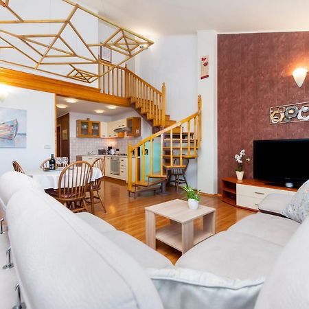 Olea Magica Apartments Ровинь Экстерьер фото
