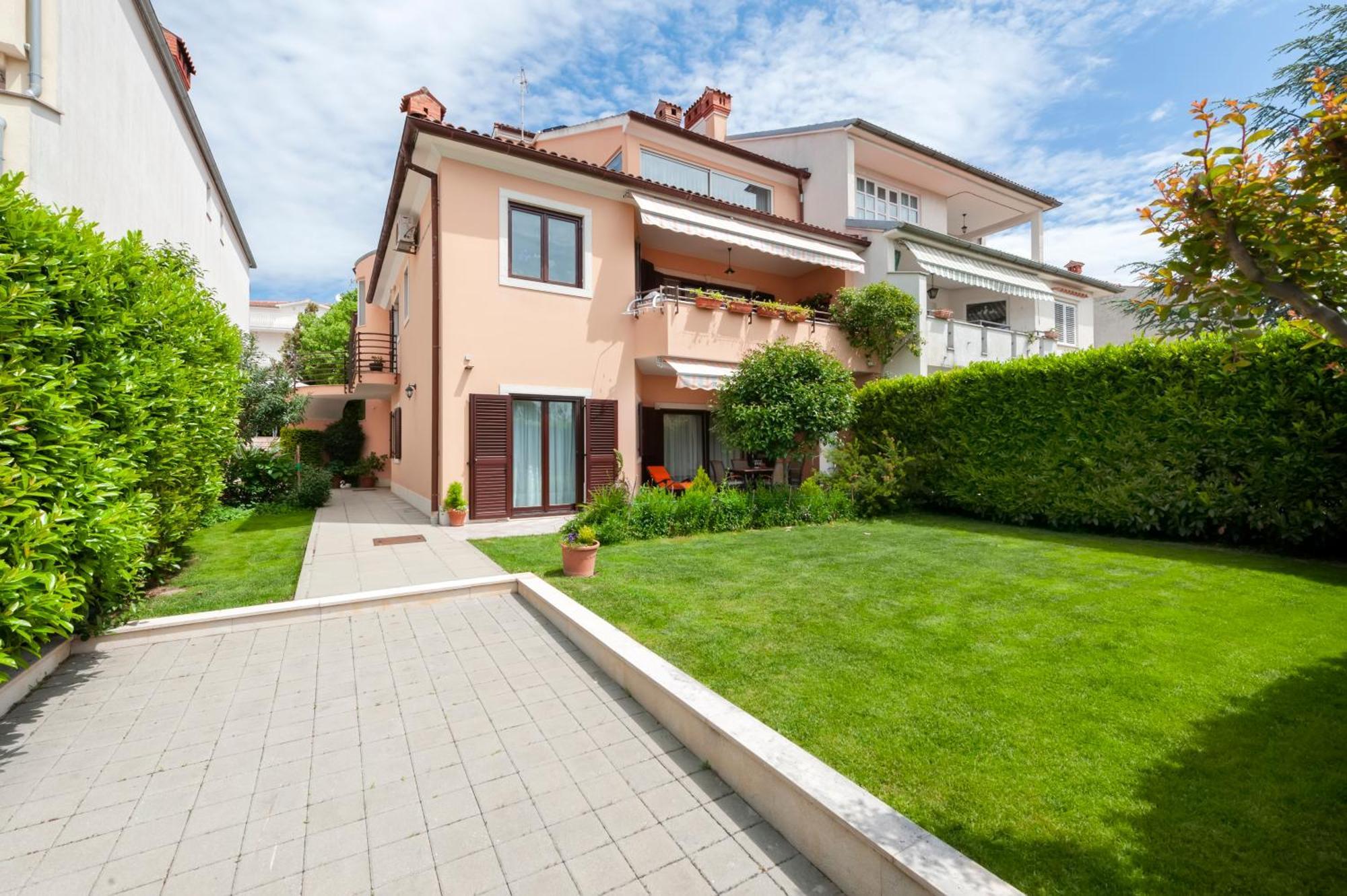 Olea Magica Apartments Ровинь Экстерьер фото