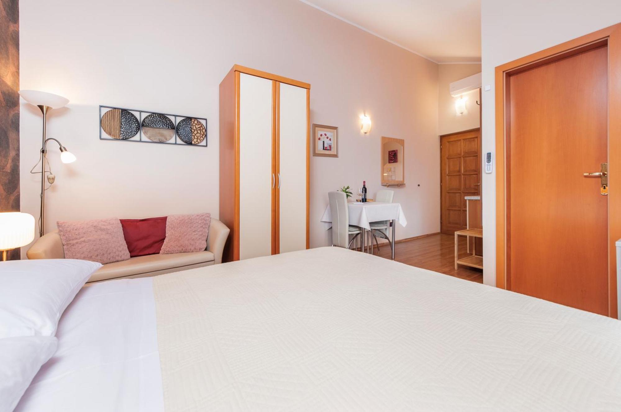 Olea Magica Apartments Ровинь Экстерьер фото