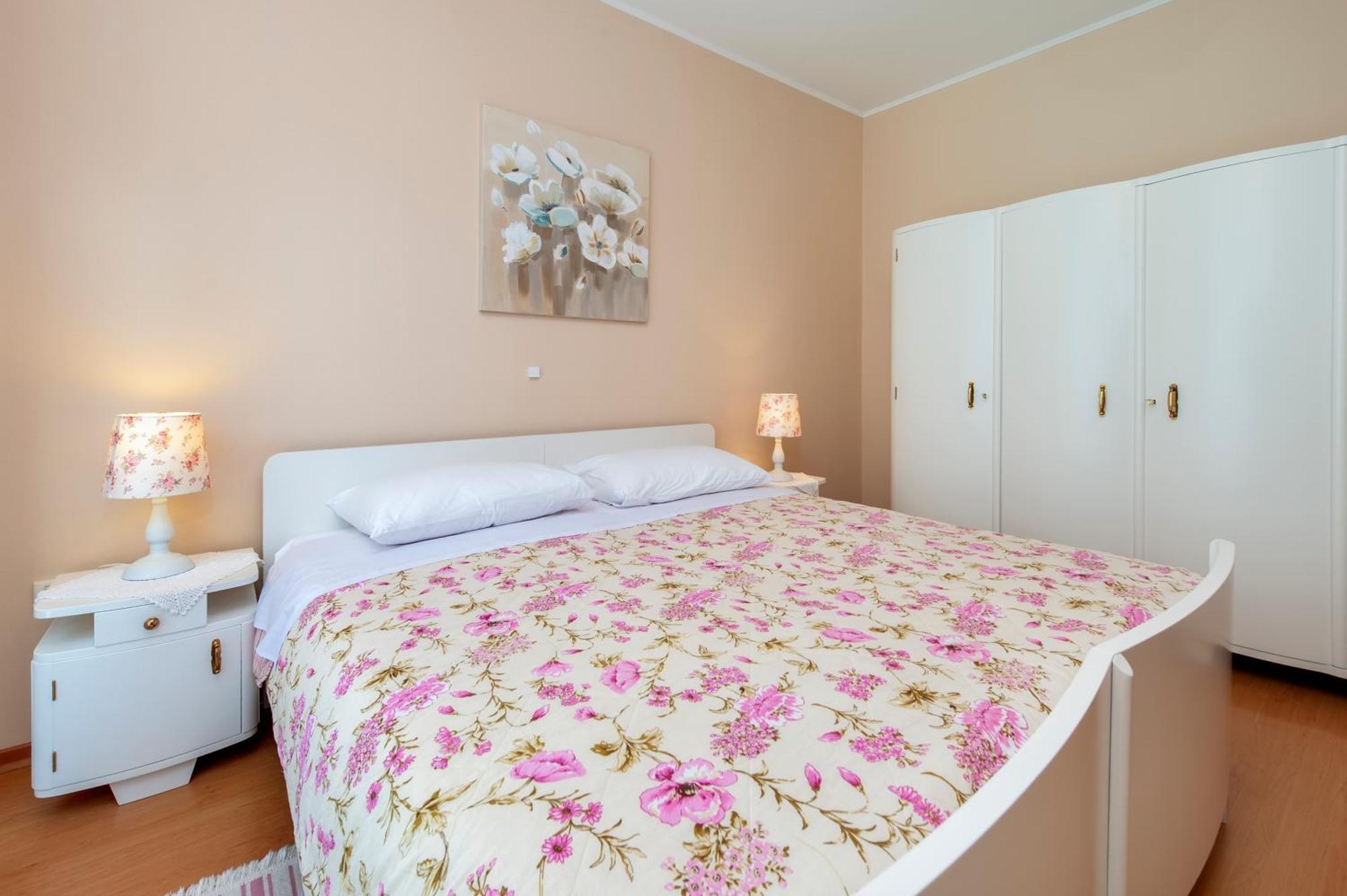 Olea Magica Apartments Ровинь Экстерьер фото